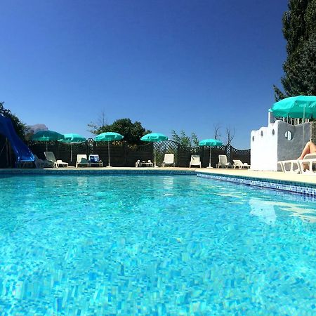 Camping Les Grillons Hotel Embrun Eksteriør billede