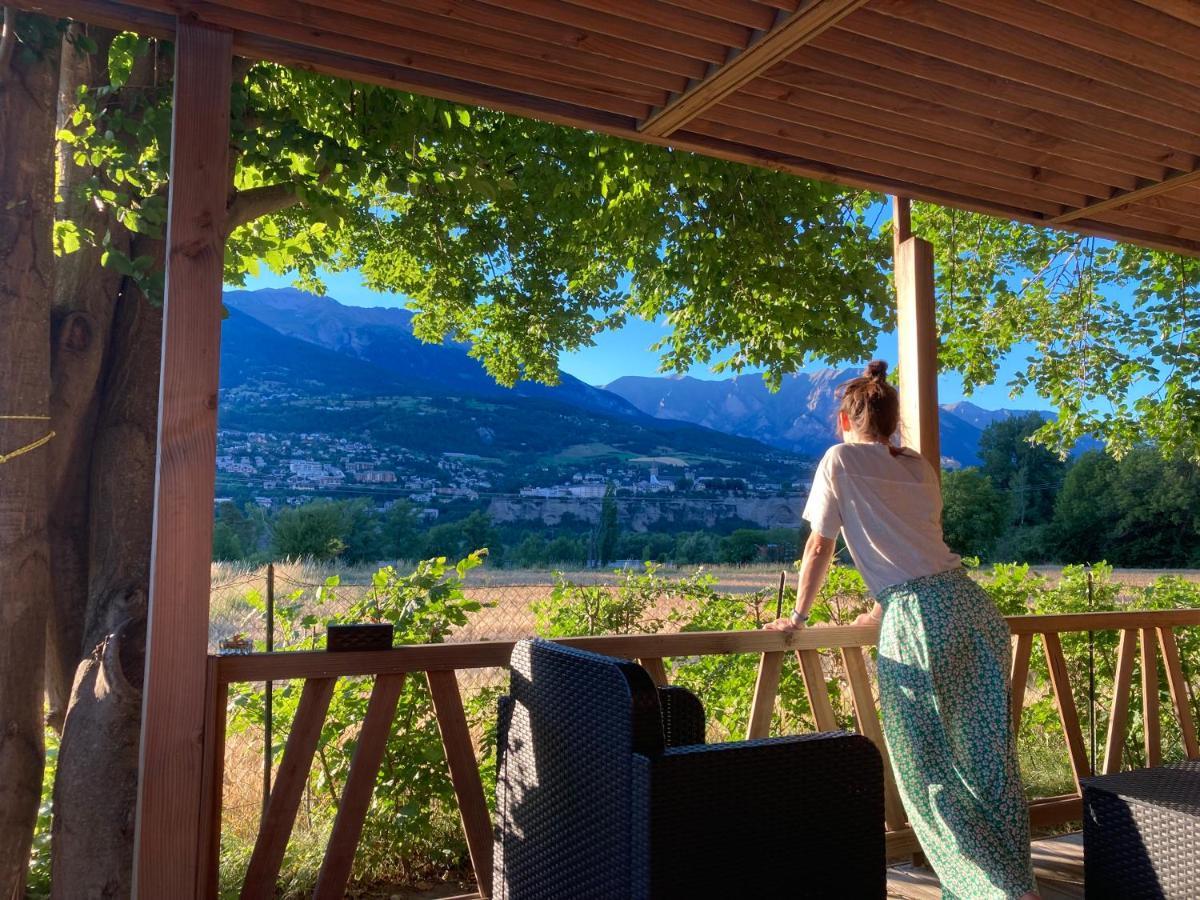 Camping Les Grillons Hotel Embrun Eksteriør billede