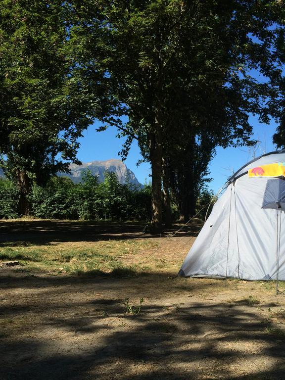Camping Les Grillons Hotel Embrun Eksteriør billede