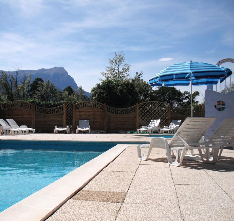 Camping Les Grillons Hotel Embrun Eksteriør billede