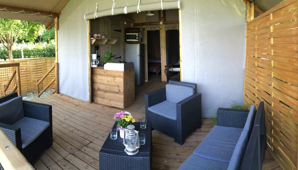 Camping Les Grillons Hotel Embrun Eksteriør billede