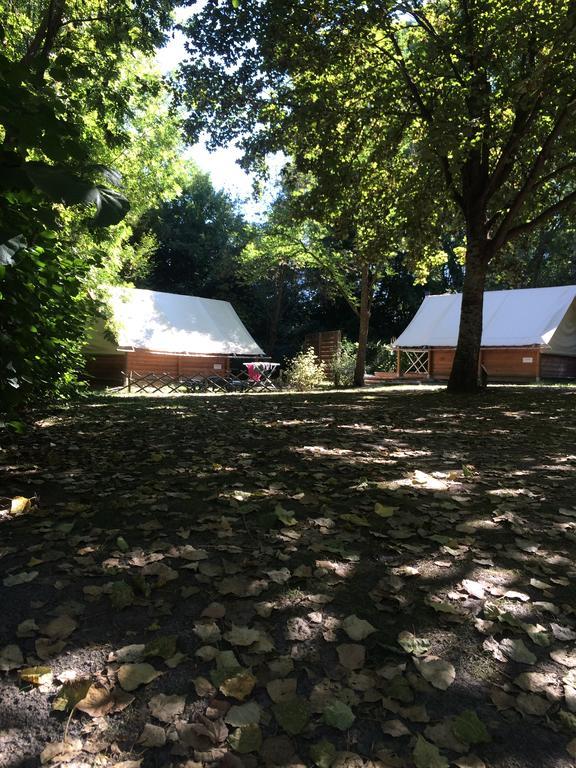 Camping Les Grillons Hotel Embrun Eksteriør billede