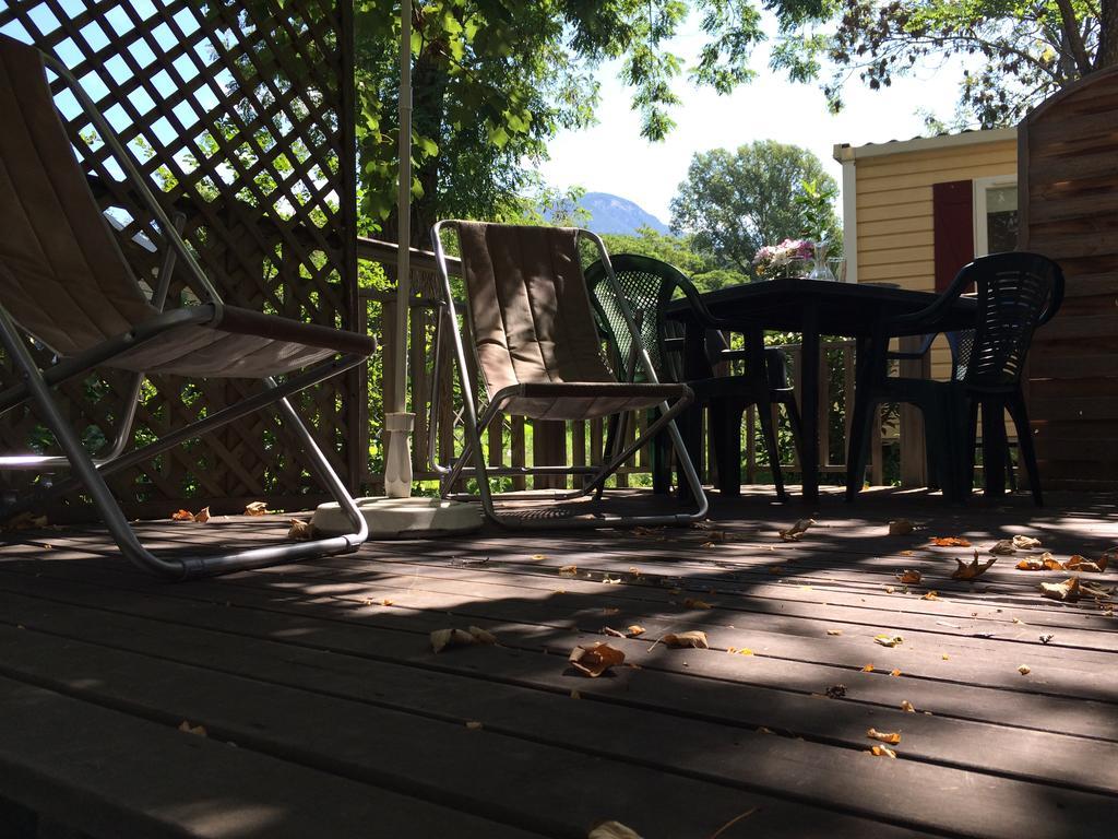 Camping Les Grillons Hotel Embrun Eksteriør billede